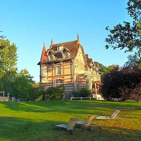 Chateau De La Rapee Restaurant 3* 伊帕特河畔巴泽科特