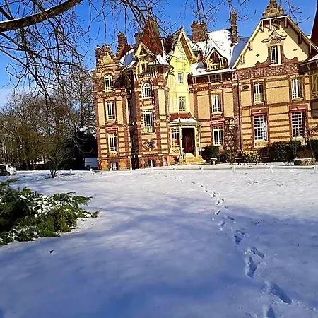Chateau De La Rapee Restaurant 酒店 3*
