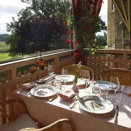 Chateau De La Rapee Restaurant 酒店 3*