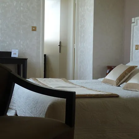 Chateau De La Rapee Restaurant Hotel 3*