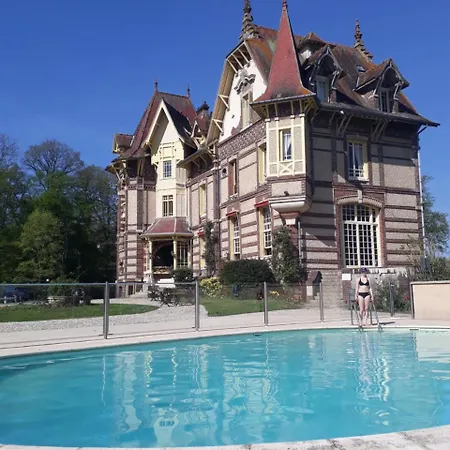 Hotel Château De La Râpée 3*